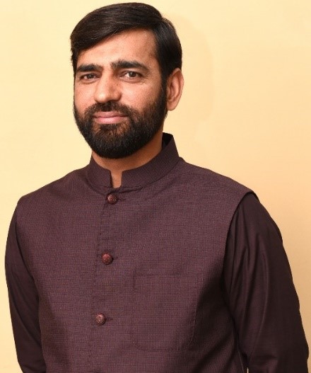 Dr. Yasar Sajjad ,Lab Head